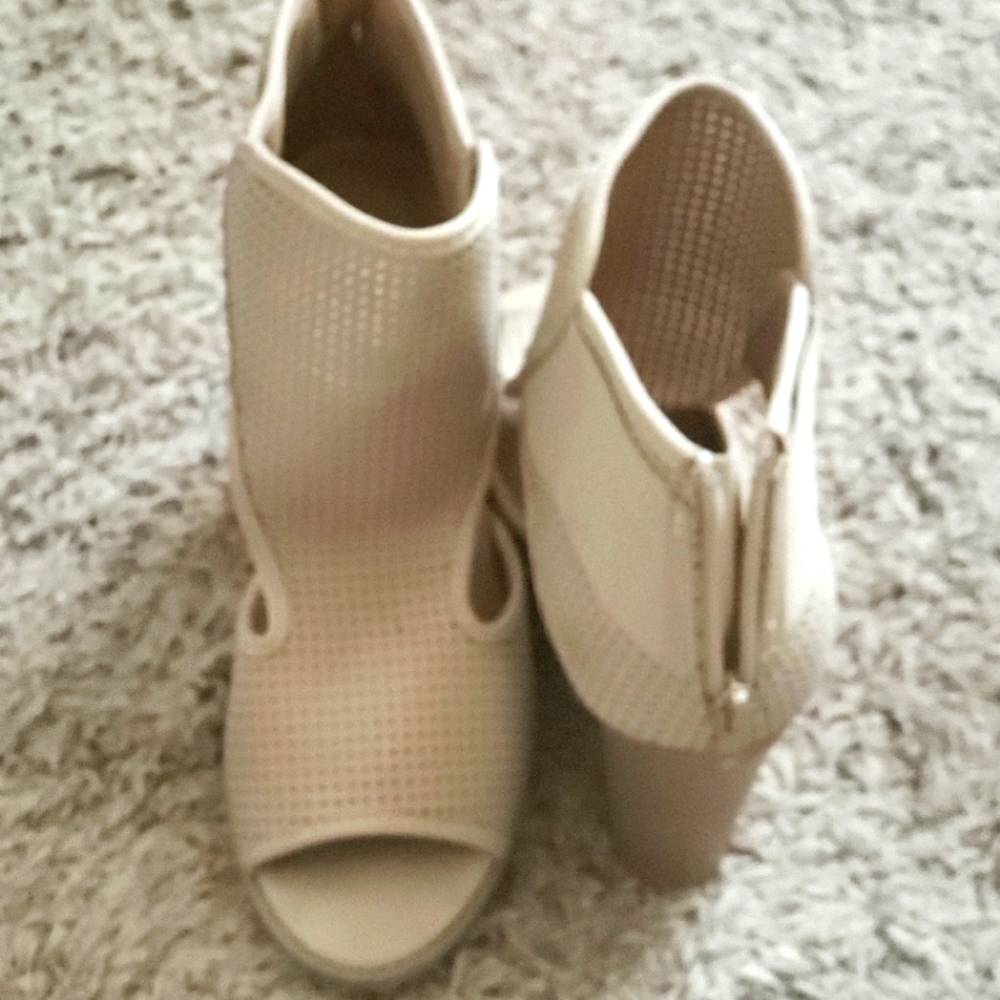 Heeled sandals